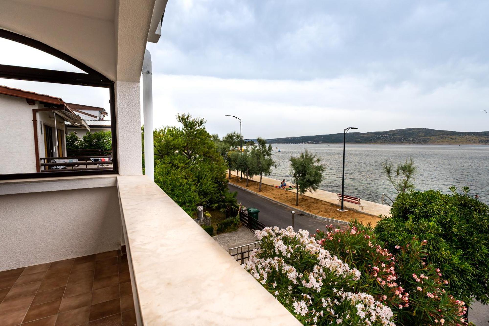 Apartments Dida Sime Starigrad Paklenica Buitenkant foto
