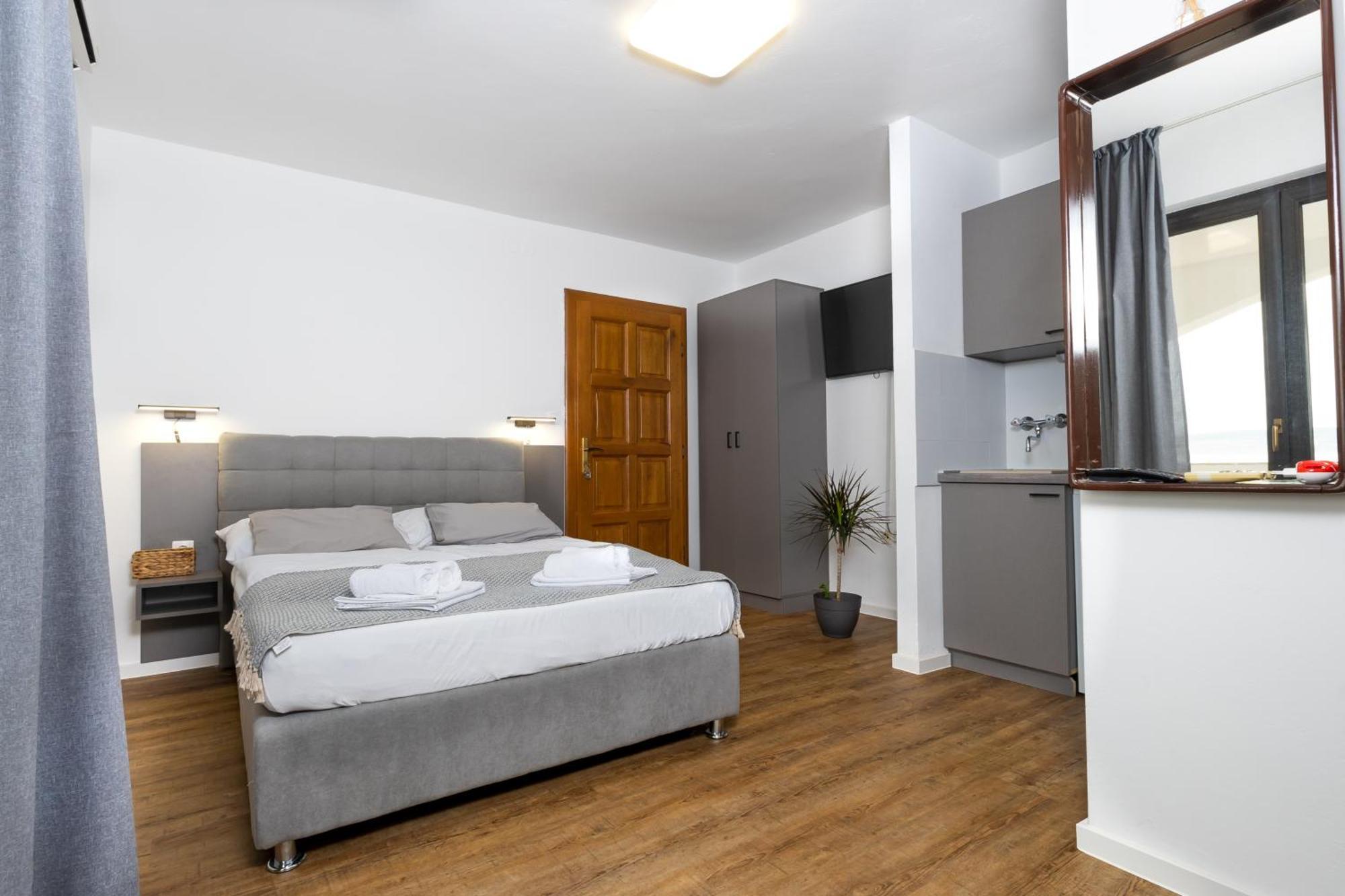 Apartments Dida Sime Starigrad Paklenica Buitenkant foto
