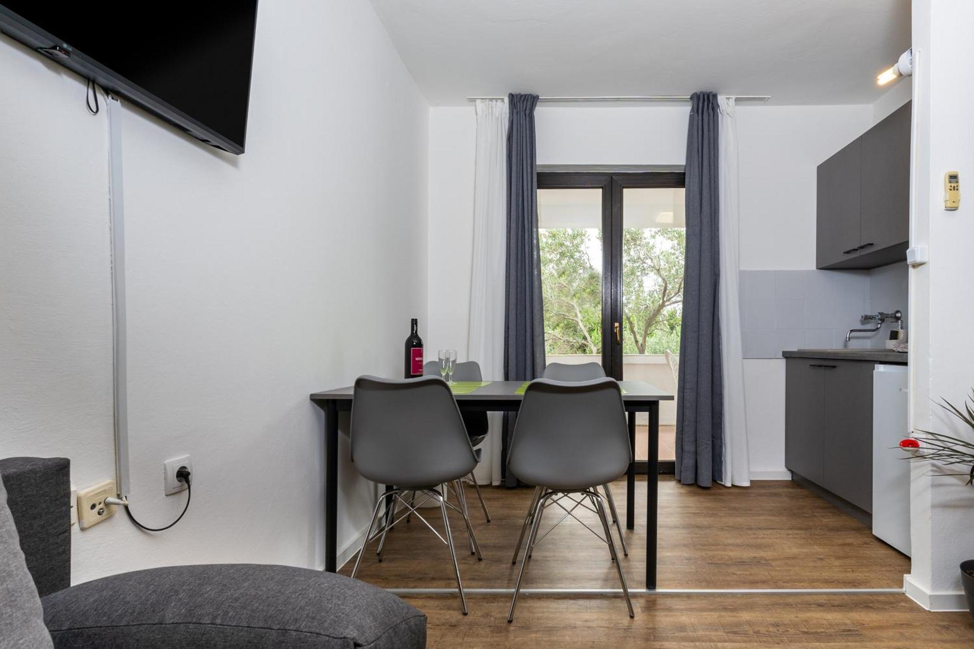 Apartments Dida Sime Starigrad Paklenica Kamer foto